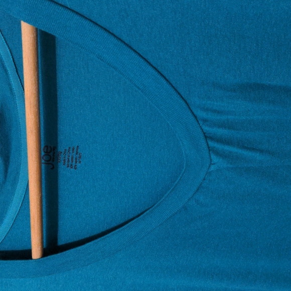 *3/$20* Joe Fresh Teal T-shirt with Scoop/V Neck Detail - Picture 4 of 6